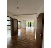Helle 3- Zimmer Wohnung - 1.120,00 EUR Kaltmiete, ca.  104,00 m² in Burscheid (PLZ: 51399)
