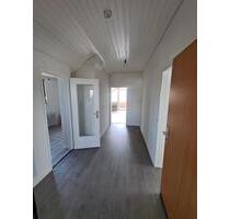 2-Zimmer Wohnung, separate Wohnküche, Balkon, Stellplatz - Meckenbeuren