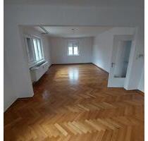 Vermiete 5 Zimmer Wohnung in 97447 Gerolzhofen (Unterfranken) - Nürnberg Gaismannshof