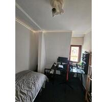 Schönes WG zimmer in Kalsruhe - 325,00 EUR Kaltmiete, ca.  9,00 m² in Karlsruhe (PLZ: 76227) Durlach
