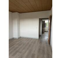 Droyßig 3 Zimmer Wohnung - 570,00 EUR Kaltmiete, ca.  60,00 m² in Droyßig (PLZ: 06722)