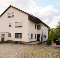 Helle, große 3,5 Zimmer Wohnung in Gomaringen