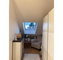 Helle 1-Zimmer-Dachgeschosswohnung in Neu-Isenburg