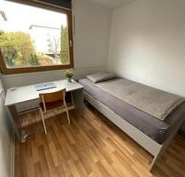 Zimmer im Wohnheim - 439,00 EUR Kaltmiete, ca.  15,00 m² in Ludwigsburg (PLZ: 71634) Eglosheim