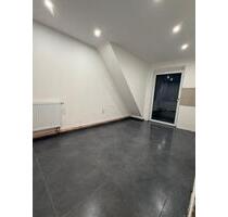 Kernsanierte 3-Zimmer Wohnung mit Südbalko und 2 Dachbodenstudios - Wilhelmshaven Heppens