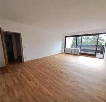 Helle renovierte 2 Zimmer Wohnung mit großem Balkon in Töging - Töging am Inn