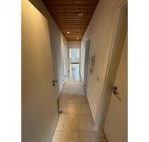 Großzügige 4-Zimmer -Altbauwohnung mit modernen Komfort - Esslingen am Neckar Brühl