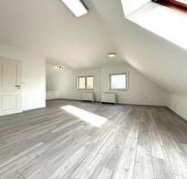 Schöne 2-Zimmer DG-Wohnung inkl. Küche * in Rheinstetten