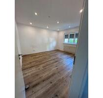 2 Zimmer Wohnung**einbauküche - 1.050,00 EUR Kaltmiete, in Esslingen am Neckar (PLZ: 73728)