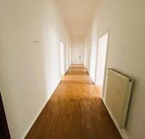 *** Große 4,5 ZKB Wohung, RENOVIERT, ALTBAU - WG geeignet *** - Pirmasens
