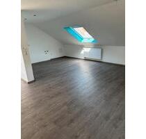 2 Zimmer DG-Wohnung - 550,00 EUR Kaltmiete, ca.  63,00 m² in Scheinfeld (PLZ: 91443)