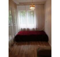 Wg Zimmer von 03.06 bis 31.08 - 700,00 EUR Kaltmiete, ca.  24,00 m² in Berlin (PLZ: 13585) Spandau