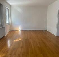 Helle 5,5 Zimmer Altbau Wohnung im Herzen von Offenburg