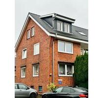 Charmante 2-Zimmer Dachgeschosswohnung + viel Licht & Stellplatz - Rendsburg