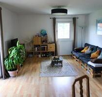 Hochwertige helle 3 Zimmer Wohnung mit Balkon in Niedrigenergieha - Otterfing