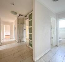 Sonnige 3-Zimmer Wohnung mit Fahrstuhl und Balkon - Kassel Philippinenhof-Warteberg