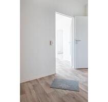 Frisch sanierte 1-Raum Wohnung mit Aufzug und Balkon. - Schönebeck (Elbe)