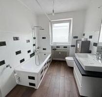 Zentrale helle Wohnung, drei Zimmer mit Küche und Terasse+Garten - Rhede