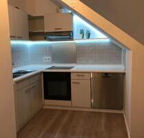 2-Zimmer Dachgeschosswohnung mit Balkon und Einbauküche, Sbahn - Germering