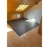 2 - Zimmer DG-Wohnung in Aschaffenburg mit Garage - sofort frei!