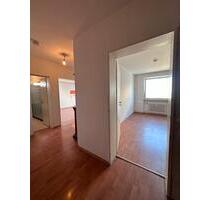 2 Zimmer Wohnung mit Balkon zu vermieten - Rüsselsheim am Main