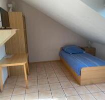 1 Zimmer mit WC und Dusche und Gemeinschaftsküche - Bühl