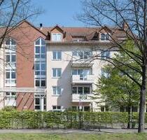 Schöne Dachgeschoßwohnung! 3 Zimmer für Seniorinnen und Senioren ab 60 Jahren und Rollstuhlfahrer - Hannover Bult