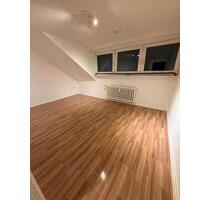 Helles WG-Zimmer in Deutz - 675,00 EUR Kaltmiete, ca.  45,00 m² in Köln (PLZ: 50679) Mülheim