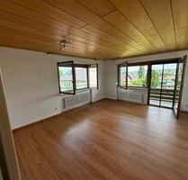 Großzügige 3,5 Zimmer Wohnung mit Balkon, Kellerraum, Stellplatz - Grafenhausen