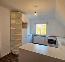 Großzügige Dachgeschosswohnung (4 Zimmer) in Siedenburg zu vermieten! WG geeignet!