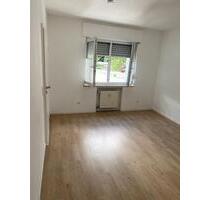 WG-Zimmer in Hürth – 80m² Wohnung, Balkon & Einbauküche