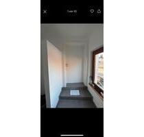 3- Zimmer Einliegerwohnung Zentral-Ersteinzug ! - Ehringshausen