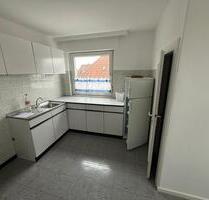 5 Zimmer Wohnung mit Balkon - 1.200,00 EUR Kaltmiete, in Detmold (PLZ: 32756)