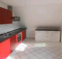 Helle 2 Zimmer DG-Wohnung in Nabburg zu vermieten.