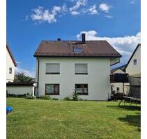 Sonnige, renovierte 3,5-Zimmer DG-Wohnung in zentraler Lage - Oberkochen