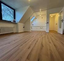 Modernes 2-Zimmer Wohlfühl-Zuhause im ruhigen Dachgeschoss - Mülheim an der Ruhr Broich