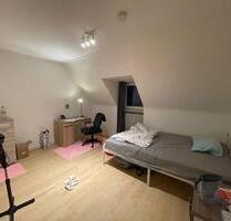 WG Zimmer nähe UDE (Duisburg ) - 330,00 EUR Kaltmiete, ca.  15,00 m² in Duisburg (PLZ: 47057) Duisburg-Mitte