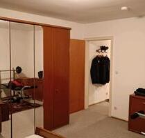 Drei Zimmer mit Bad und Balkon - 1.200,00 EUR Kaltmiete, in Wiesbaden (PLZ: 65199) Dotzheim