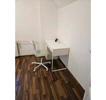 Zimmer zu miete in Spandau - 650,00 EUR Kaltmiete, ca.  20,00 m² in Berlin (PLZ: 13587) Spandau