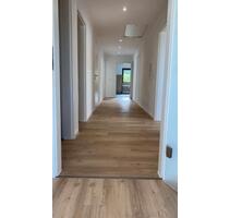 5,5 Zimmer Wohnung - 900,00 EUR Kaltmiete, ca.  125,00 m² in Rottweil (PLZ: 78628)