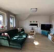 Ruhige, kühle 3-Zimmer Dachgeschosswohnung mit großem Balkon - Kaufbeuren