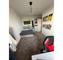 Wg-Zimmer in Köln Weiden - 540,00 EUR Kaltmiete, ca.  130,00 m² in Köln (PLZ: 50858) Lindenthal
