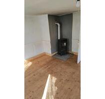 Zwei Zimmer auf Hof - 400,00 EUR Kaltmiete, ca.  37,00 m² in Schrozberg (PLZ: 74575)