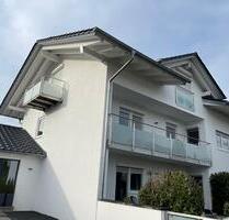 3-Zimmer Wohnung mit Bergblick - 1.250,00 EUR Kaltmiete, ca.  90,00 m² in Traunreut (PLZ: 83368) St. Georgen
