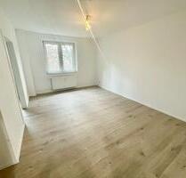 Zentrale Lage ! Moderne 2 Zimmer Wohnung mit Einbauküche, Waschmaschine und Badewanne - Essen Stadtbezirk III