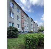 Komm in den Süden: 3 renovierte Zimmer mit Balkon in sehr ruhiger Wohnlage - Essen Stadtbezirk VIII