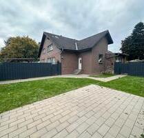 4.5-Zimmer Wohnung mit eigenem Garten in Neuss-Derikum (200qm)