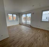 Helle 2 Zimmer Penthouse Wohnung - Neubau Erstbezug - Blankenfelde-Mahlow