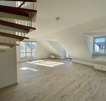 Maisonette 2-RWG im 2.3.OG mit Laminat, EBK, 3 Balkonen & TG-Stellplatz in zentraler Lage! - Leipzig Südost