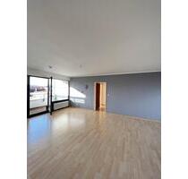 3 Zimmer Wohnung Innenstadt Tiefgaragenstellplatz,Aufzug & Balkon - Hameln Kernstadt